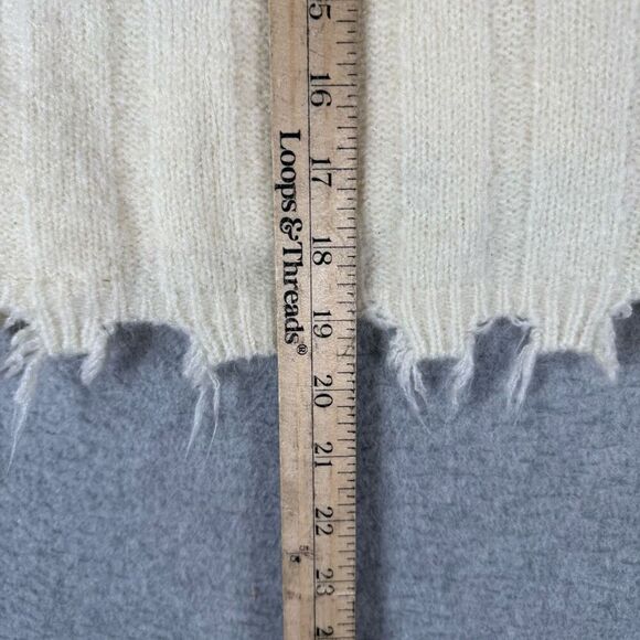 Altard State Womens Medium Cropped Button Front Cardigan Sweater Cream Raw Hem - Picture 6 of 7